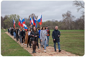 Cтуденты-активисты клуба «Рубеж» в «Тарханах»