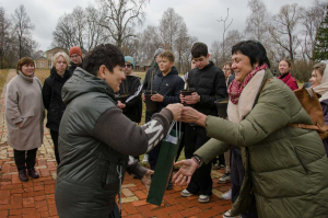 В «Тарханах» побывал волонтерский отряд «Доброхоты»