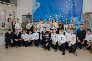 Маленькие герои большой войны. В «Тарханах» открылась выставка «Я в детстве пережил войну»