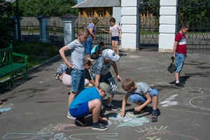Встретили лето в «Тарханах»