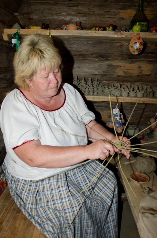 Мастер-классы народных ремесел в доме ключника в "Тарханах"