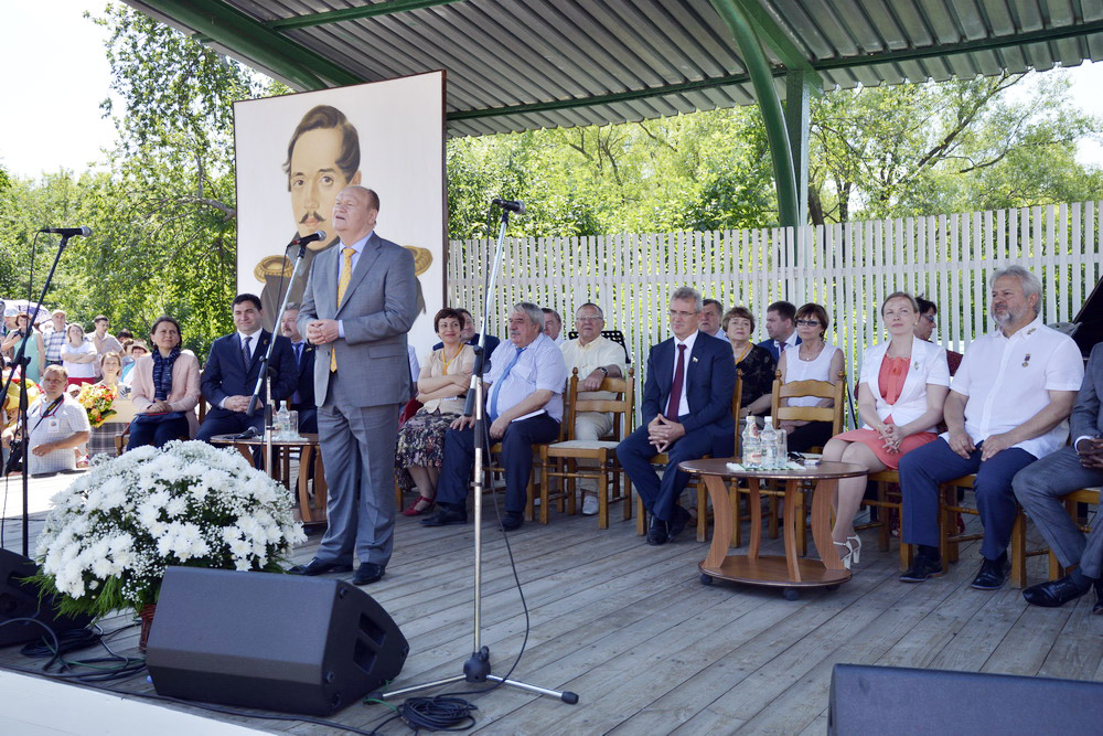 В.К. Бочкарев, российский государственный деятель, кандидат социологических наук, губернатор Пензенской области. 5 июля 2014 года