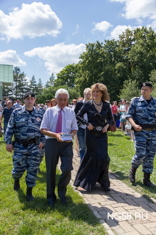 Л.Ю. Казарновская - советская и российская оперная певица, педагог, профессор