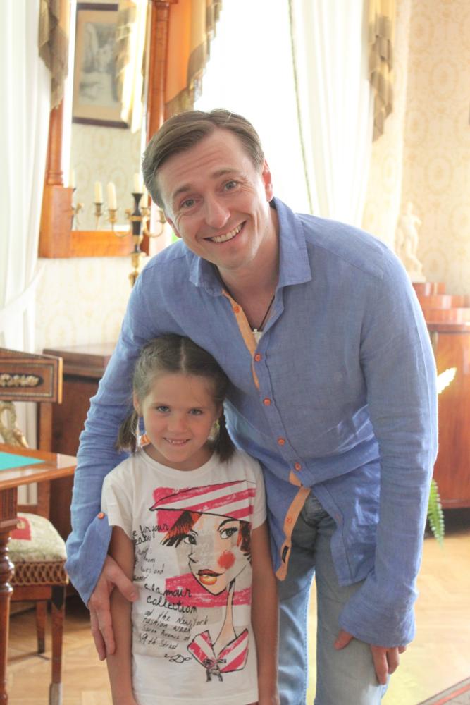 Победительница конкурса Марина Павленко (г. Москва) и актер Сергей Безруков. Барский дом. Фотография Павленко Кристины