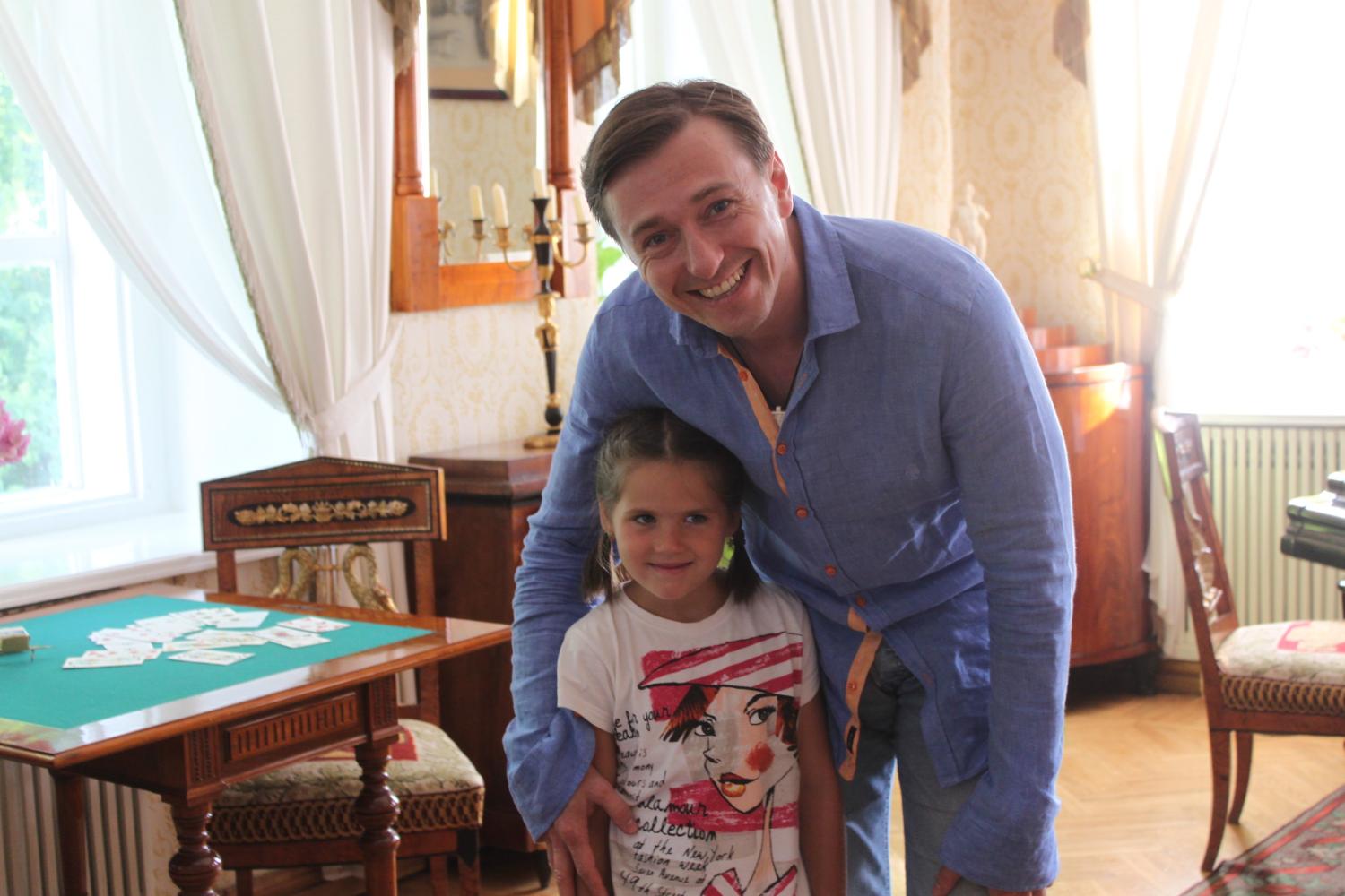 Победительница конкурса Марина Павленко (г. Москва) и актер Сергей Безруков. Барский дом. Фотография Павленко Кристины
