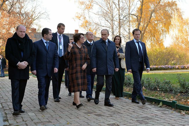 Экскурсия по территории первого комплекса музея-заповедника "Тарханы"