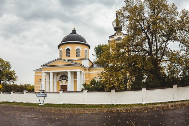 Церковь Михаила Архангела в "Тарханах"