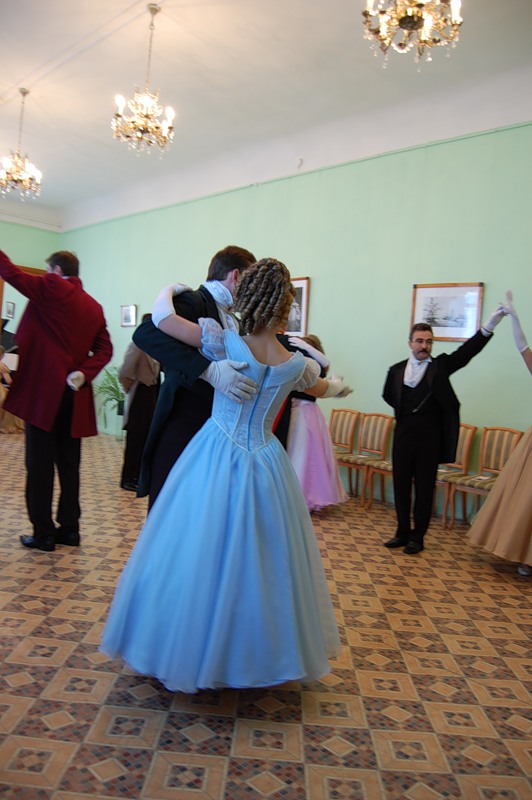 Бал XIX века в "Тарханах"
