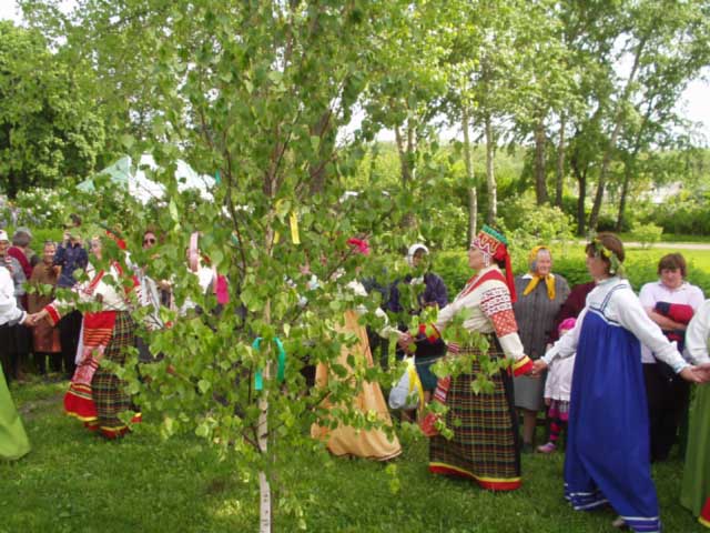 Народные гуляния на Троицу и Семик в "Тарханах"