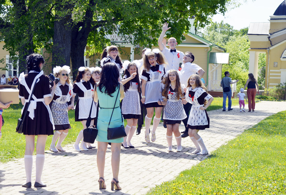 Выпускники в музее-заповеднике "Тарханы". 23 мая 2015 г.
