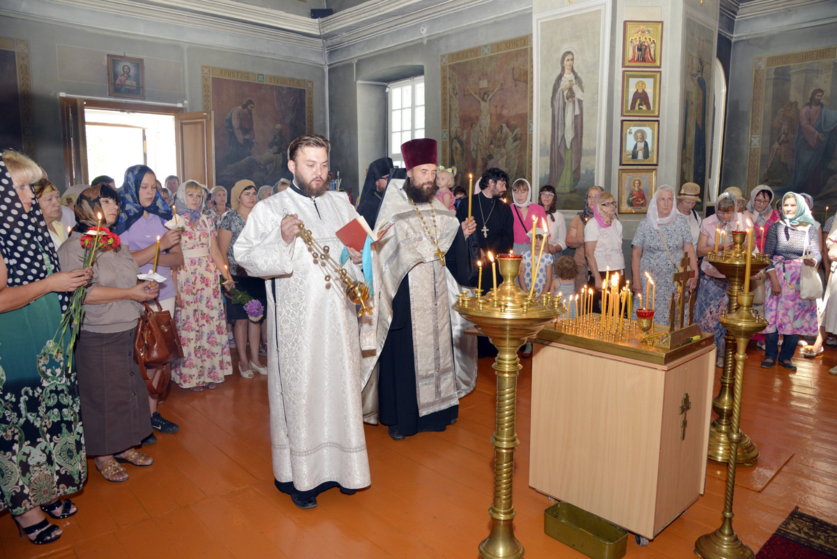 Панихида в церкви Михаила Архистратига