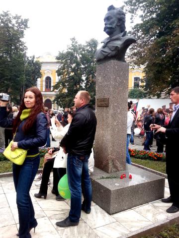 Сквер Д. Давыдова. Бородино. Стихи М.Ю. Лермонтова. Парад оркестров