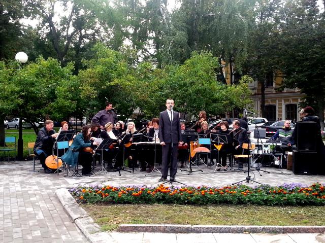 Сквер Д. Давыдова. Бородино. Стихи М.Ю. Лермонтова. Парад оркестров