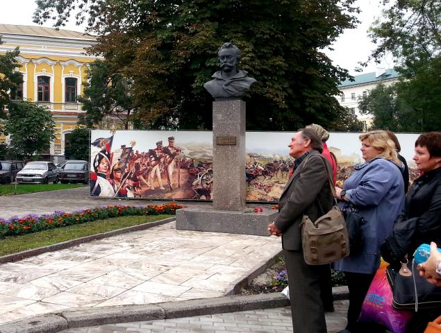 Сквер Д. Давыдова. Бородино. Стихи М.Ю. Лермонтова. Парад оркестров