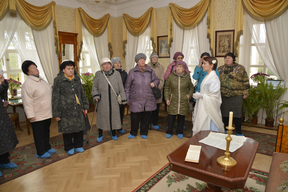 Праздничные мероприятия в день рождения М.Ю. Лермонтова. Фотограф В.И. Иващенко