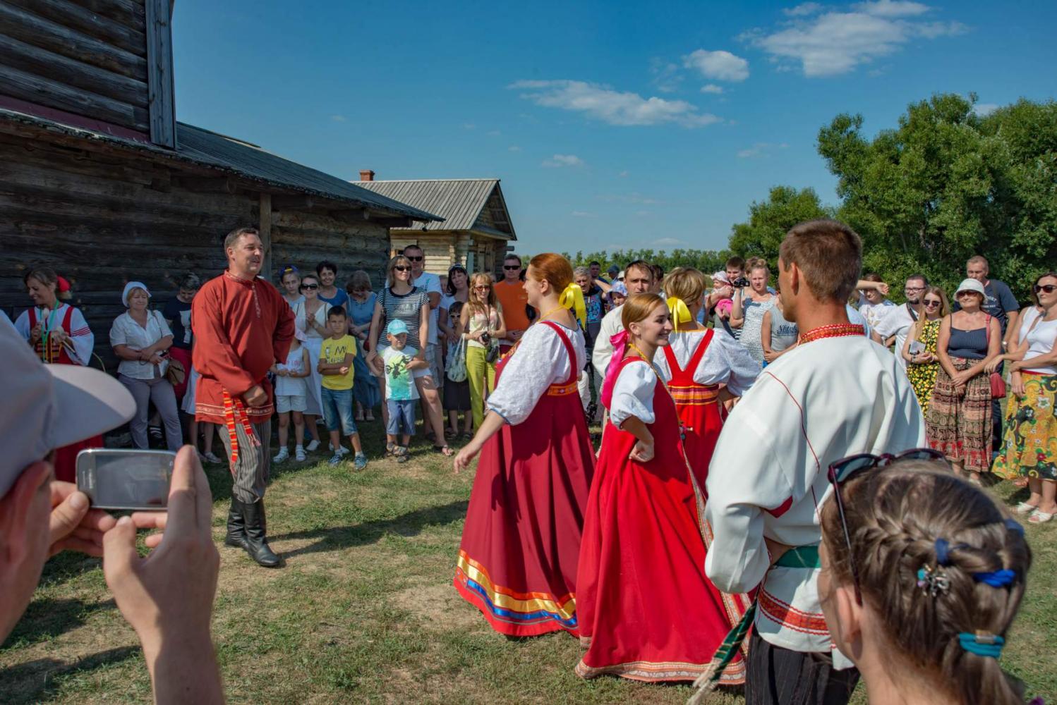 Яблочный Спас в «Тарханах» 19.08.2017 года. Фотограф В. Курносов
