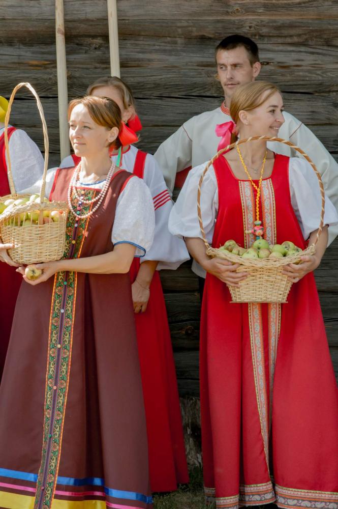 Яблочный Спас в «Тарханах» 19.08.2017 года. Фотограф В. Курносов