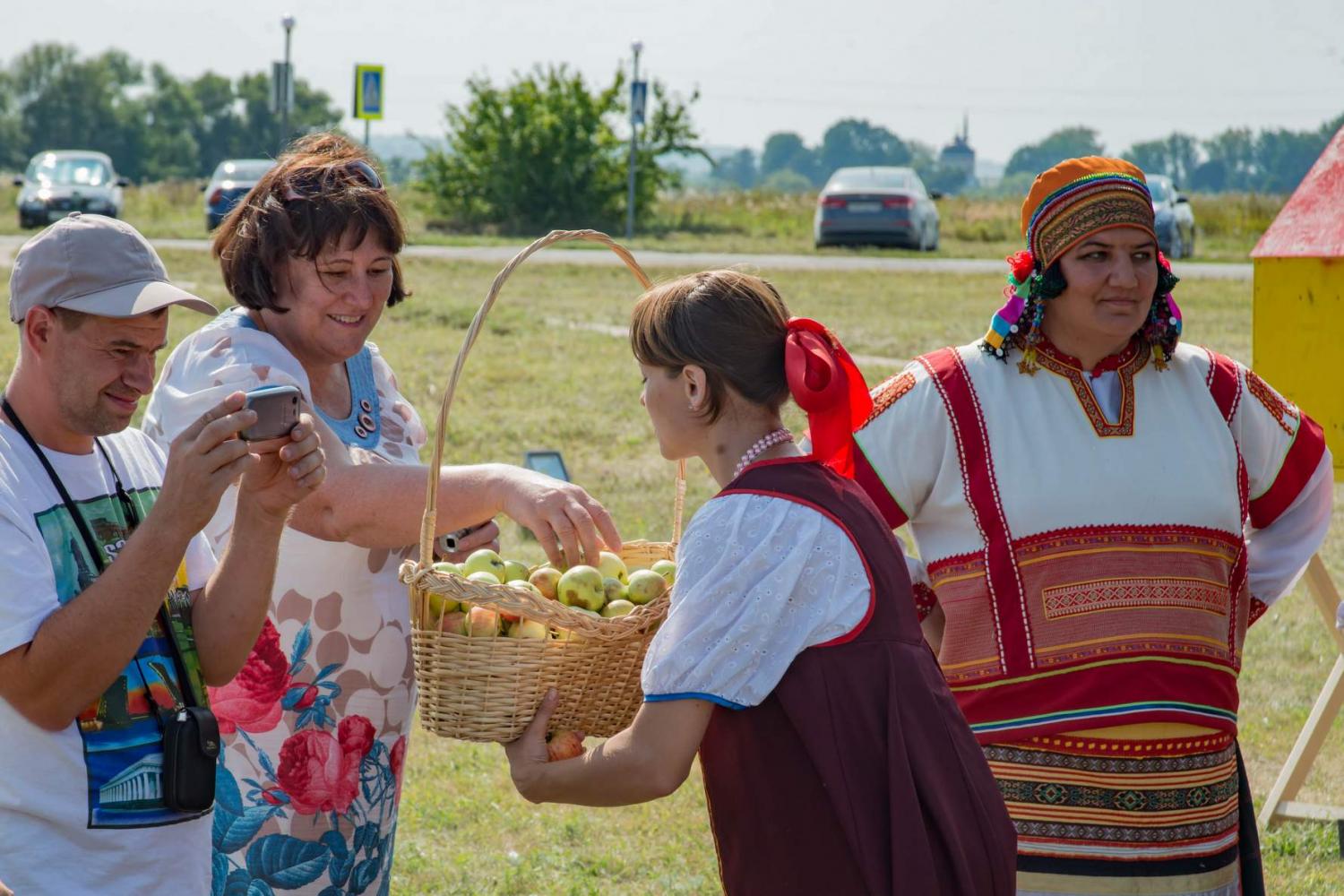 Яблочный Спас в «Тарханах» 19.08.2017 года. Фотограф В. Курносов