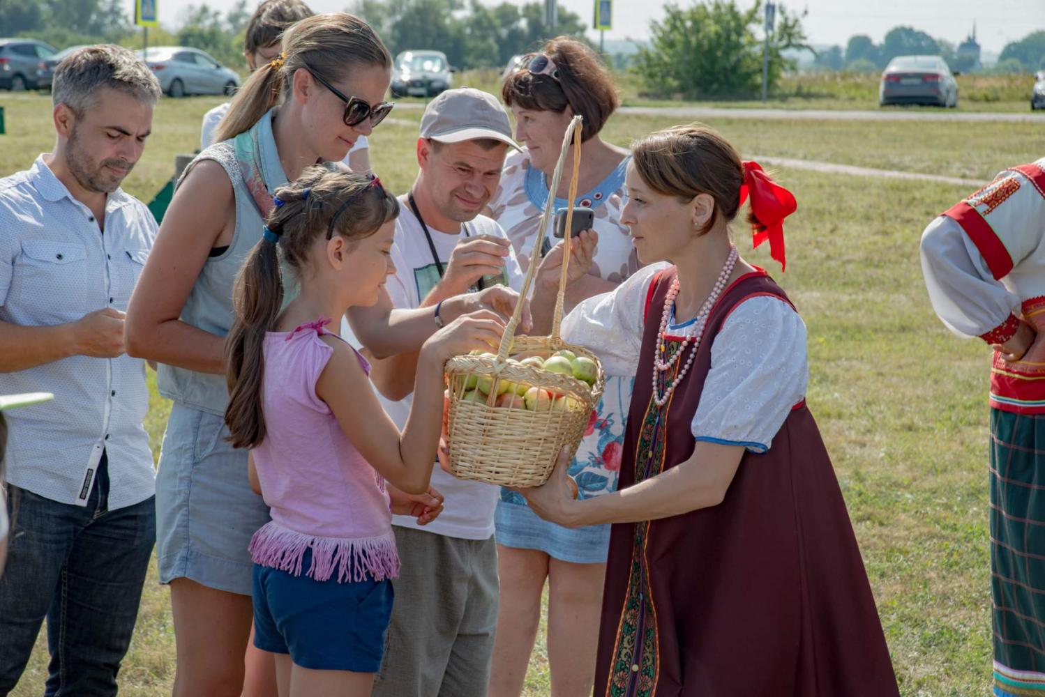 Яблочный Спас в «Тарханах» 19.08.2017 года. Фотограф В. Курносов