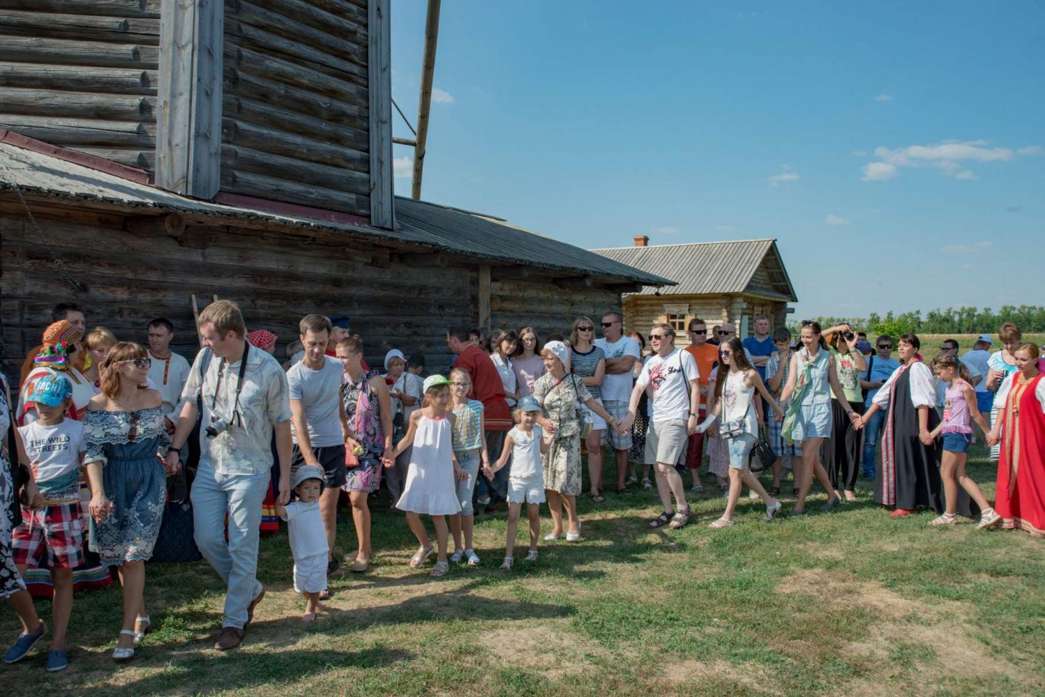 Яблочный Спас в «Тарханах» 19.08.2017 года. Фотограф В. Курносов