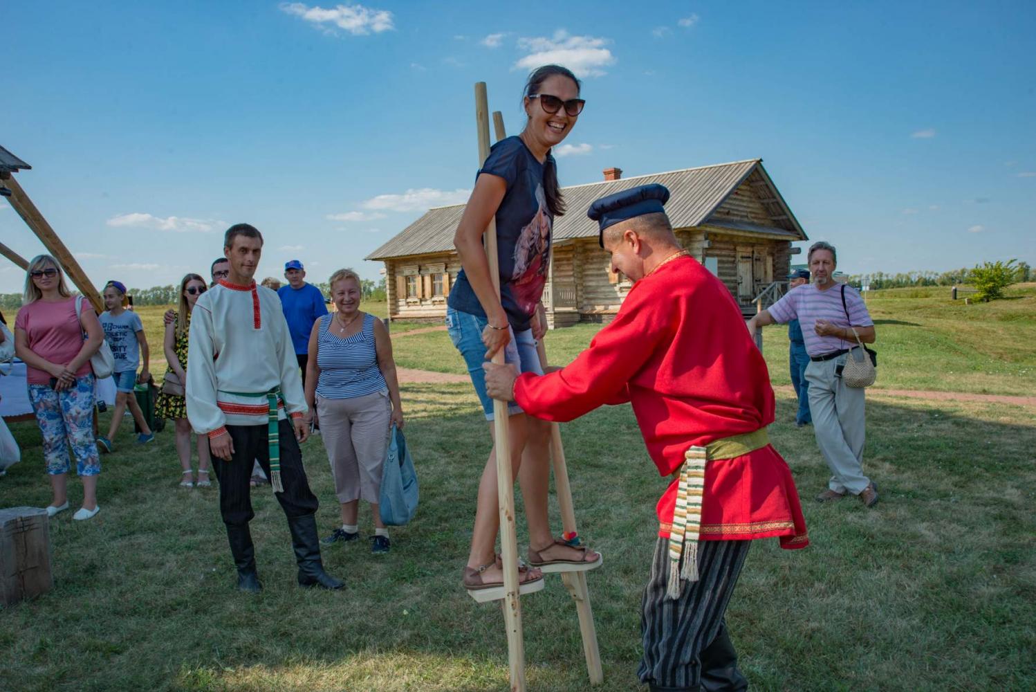 Яблочный Спас в «Тарханах» 19.08.2017 года. Фотограф В. Курносов