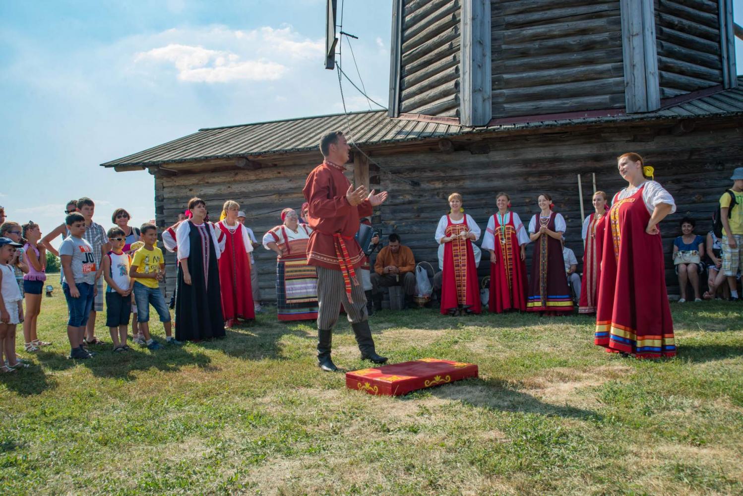 Яблочный Спас в «Тарханах» 19.08.2017 года. Фотограф В. Курносов