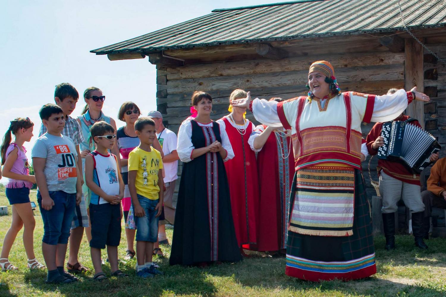 Яблочный Спас в «Тарханах» 19.08.2017 года. Фотограф В. Курносов