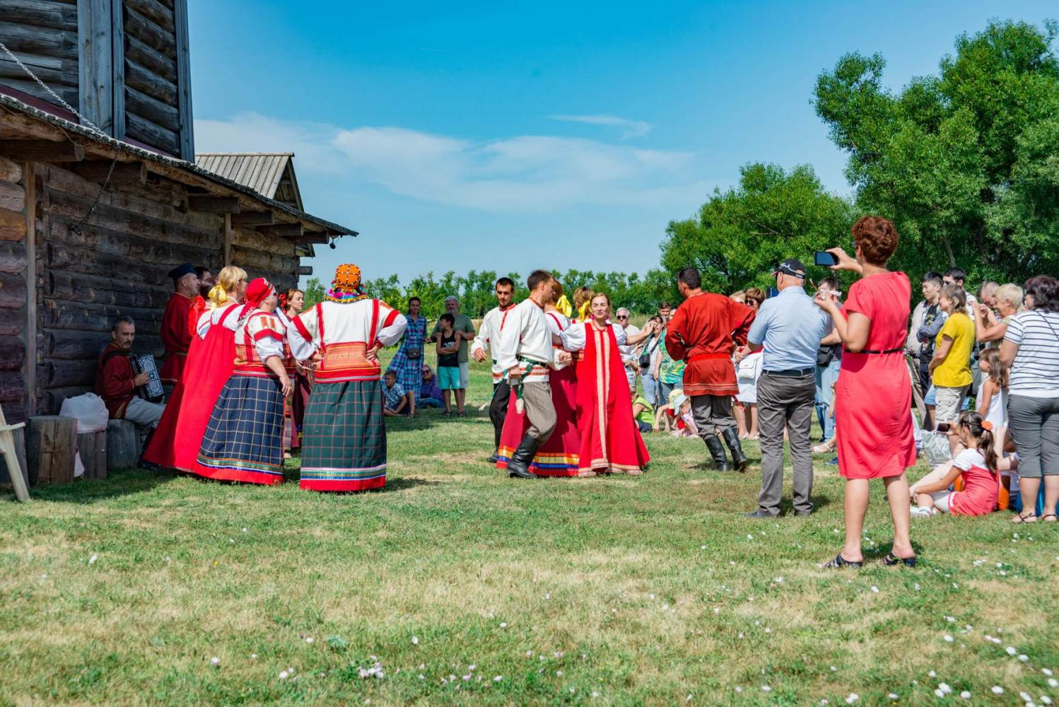 Яблочный Спас в «Тарханах» 19.08.2017 года. Фотограф В. Курносов