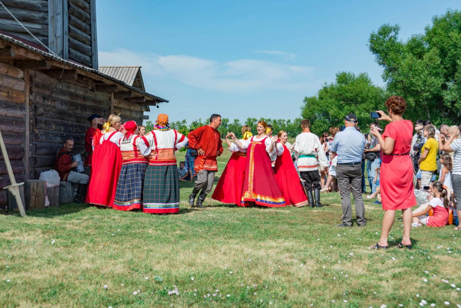 Яблочный Спас в «Тарханах» 19.08.2017 года. Фотограф В. Курносов