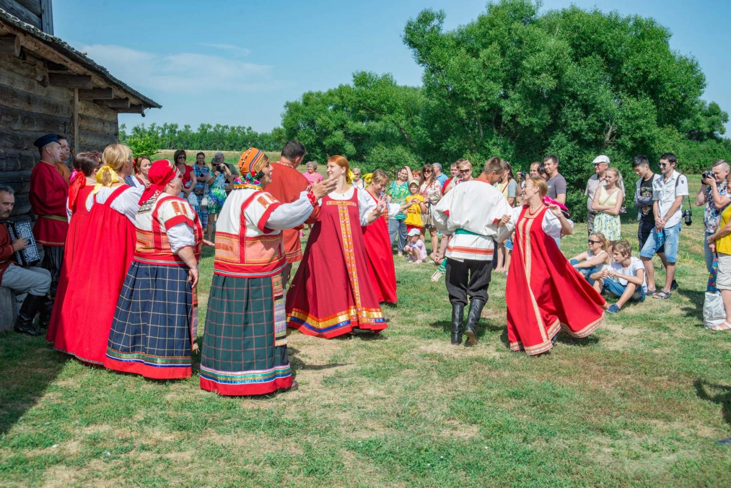 Яблочный Спас в «Тарханах» 19.08.2017 года. Фотограф В. Курносов
