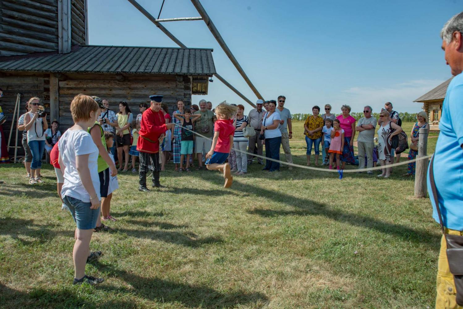Яблочный Спас в «Тарханах» 19.08.2017 года. Фотограф В. Курносов
