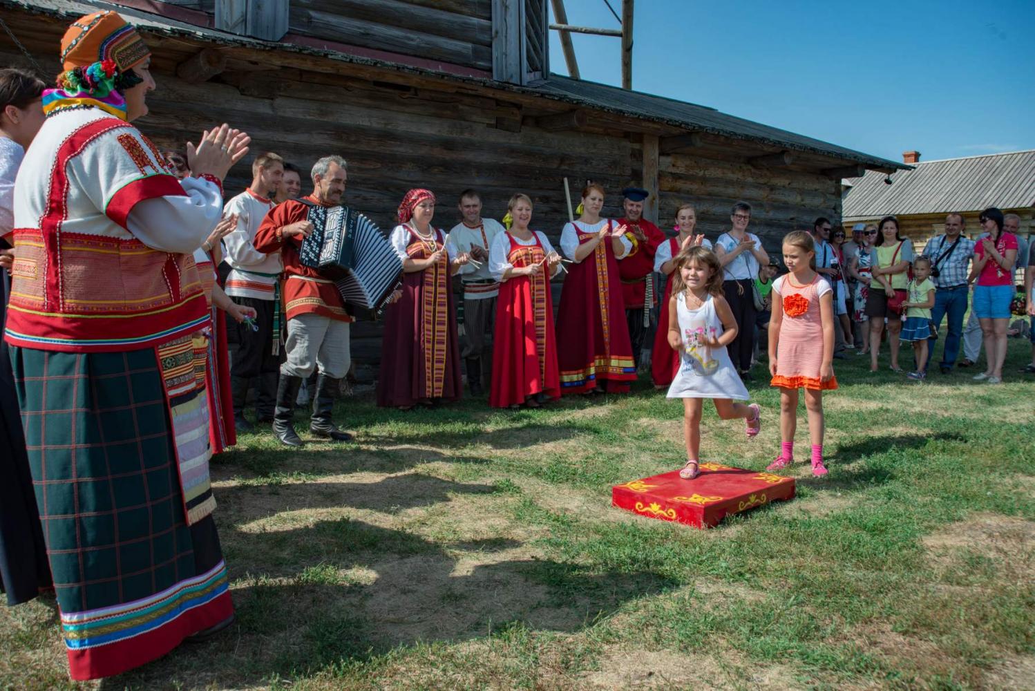 Яблочный Спас в «Тарханах» 19.08.2017 года. Фотограф В. Курносов