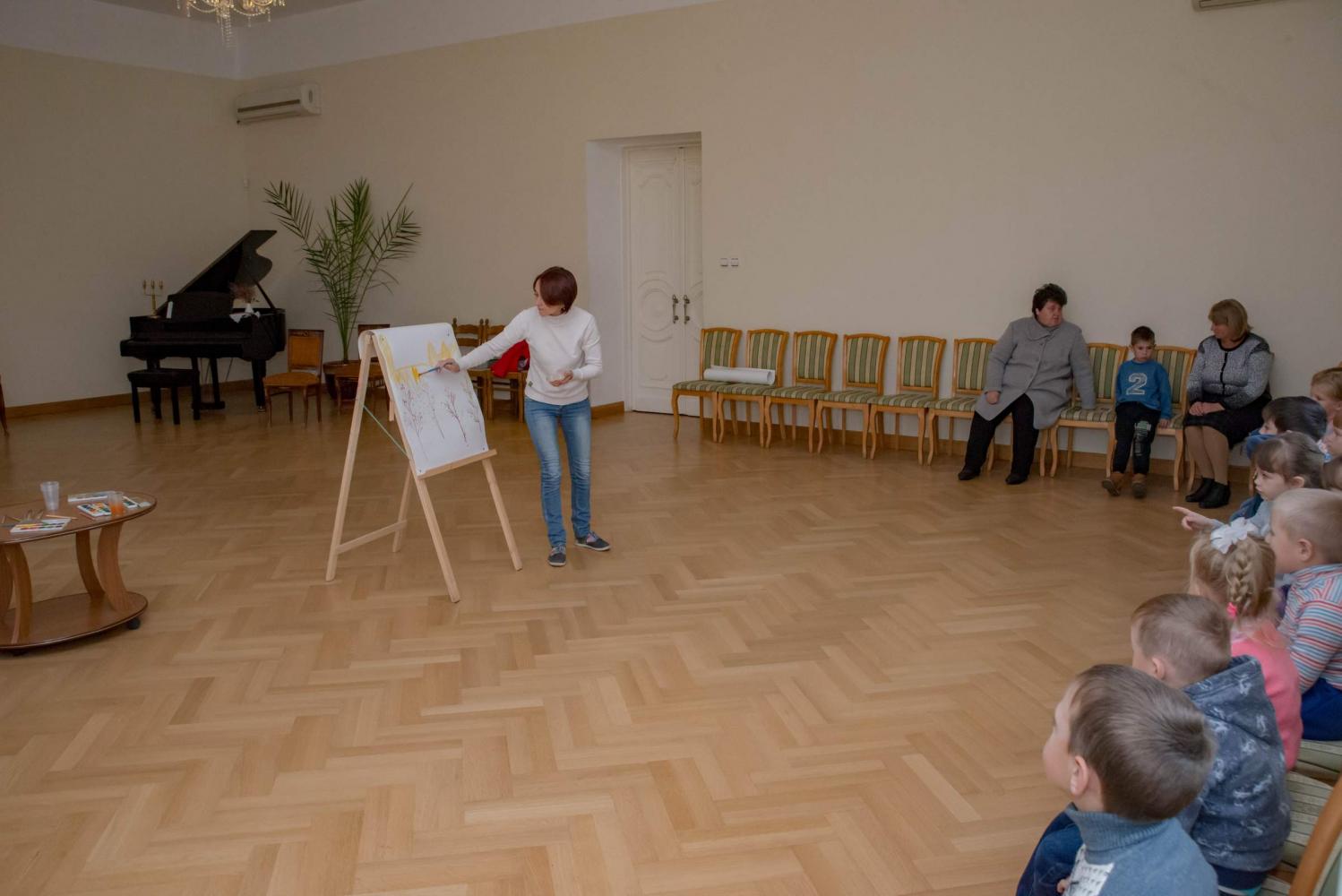 Воспитанники лермонтовского детского сада на занятии в «Тарханах». Фото В. Курносов