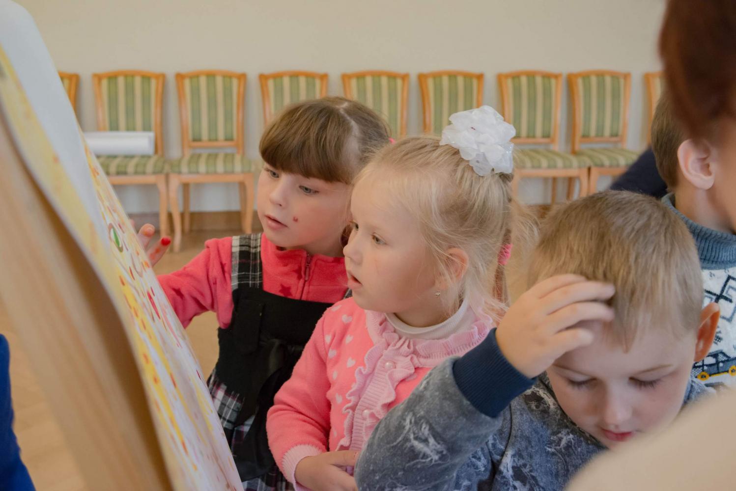 Воспитанники лермонтовского детского сада на занятии в «Тарханах». Фото В. Курносов