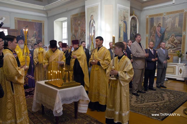 В церкви Михаила Архангела.jpg