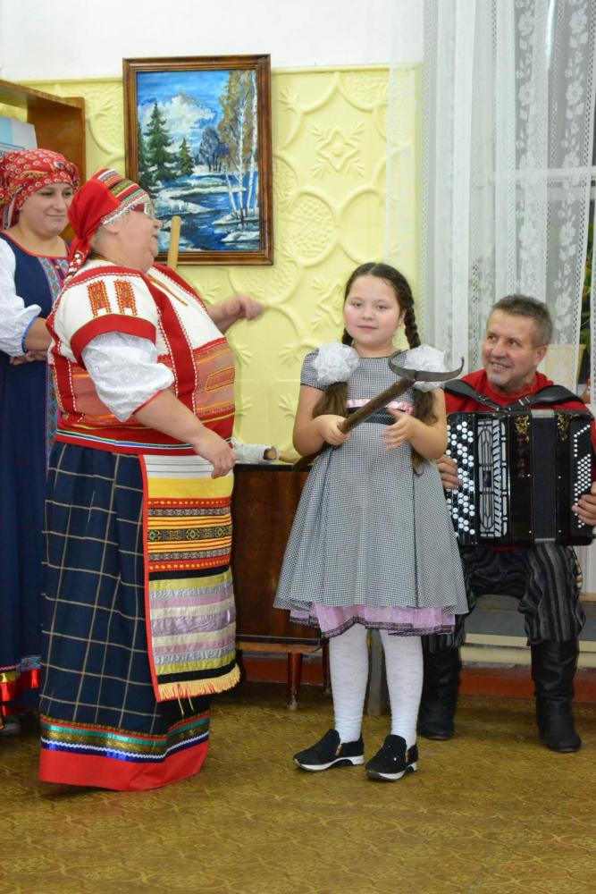 Знакомство с предметами крестьянского быта ХIХ века (рубель, ухват)