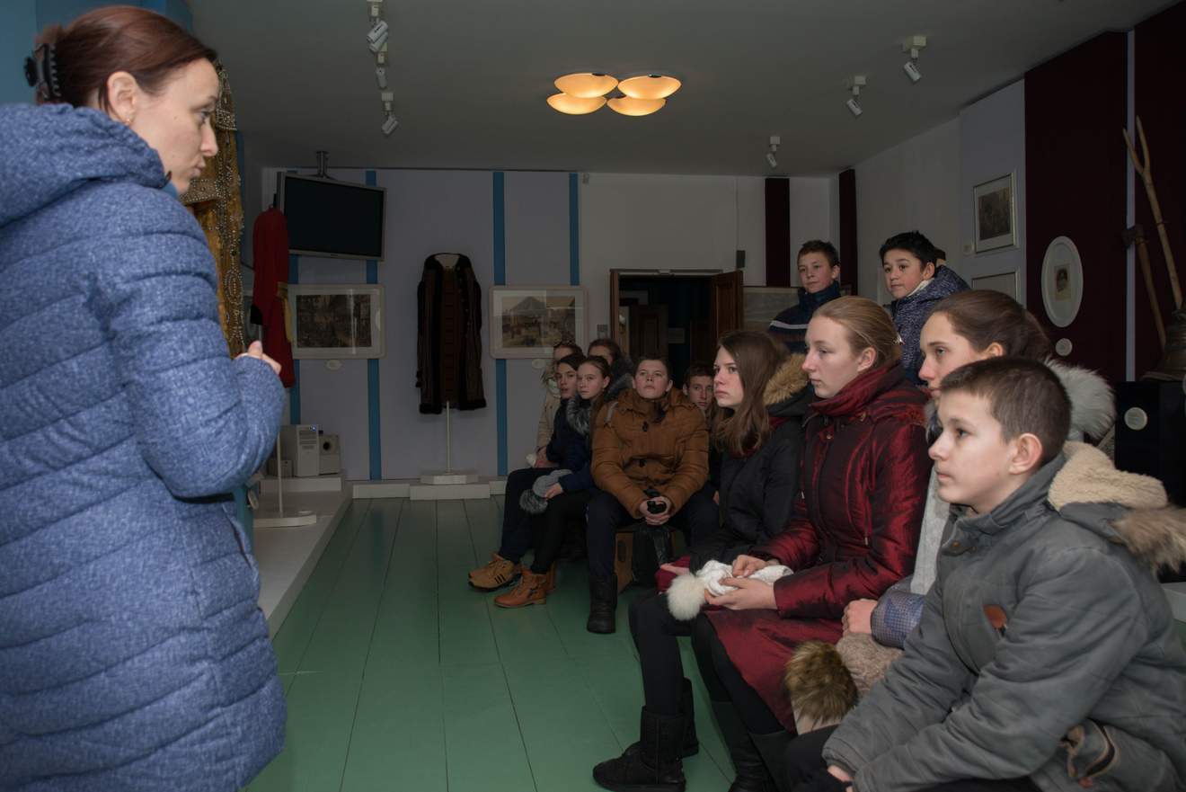 Урок литературы в зале «Песня про… купца Калашникова»