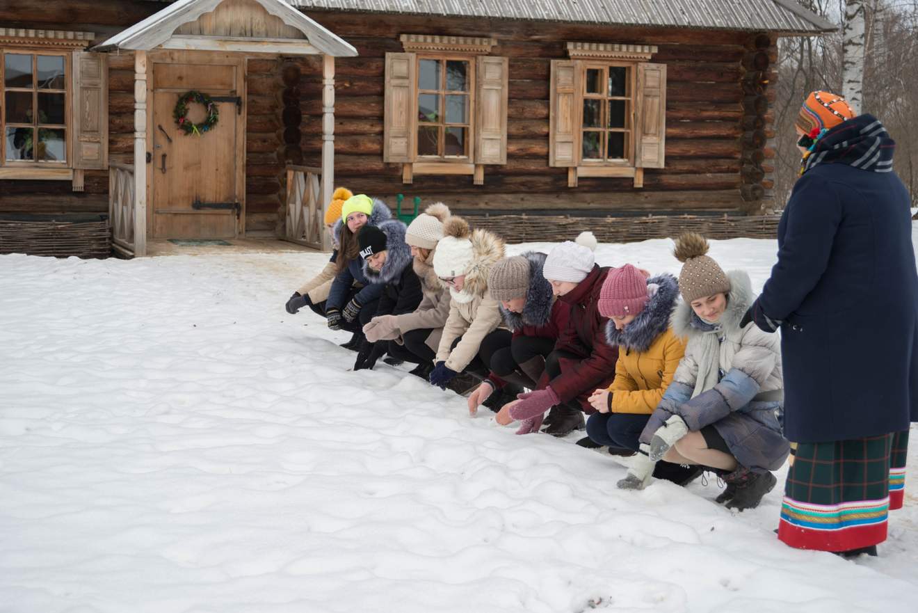 «... в крещенский вечерок девушки гадали»
