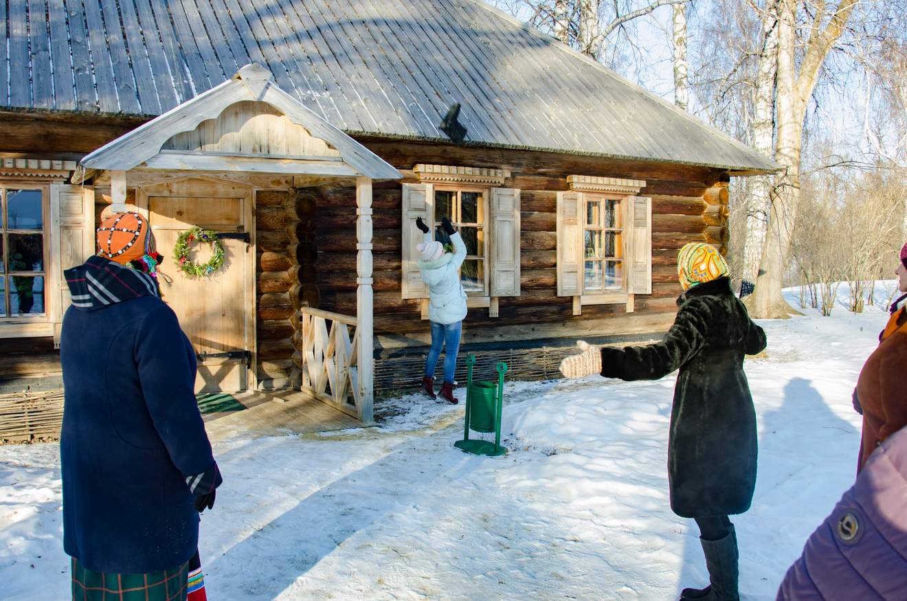 «... в крещенский вечерок девушки гадали»