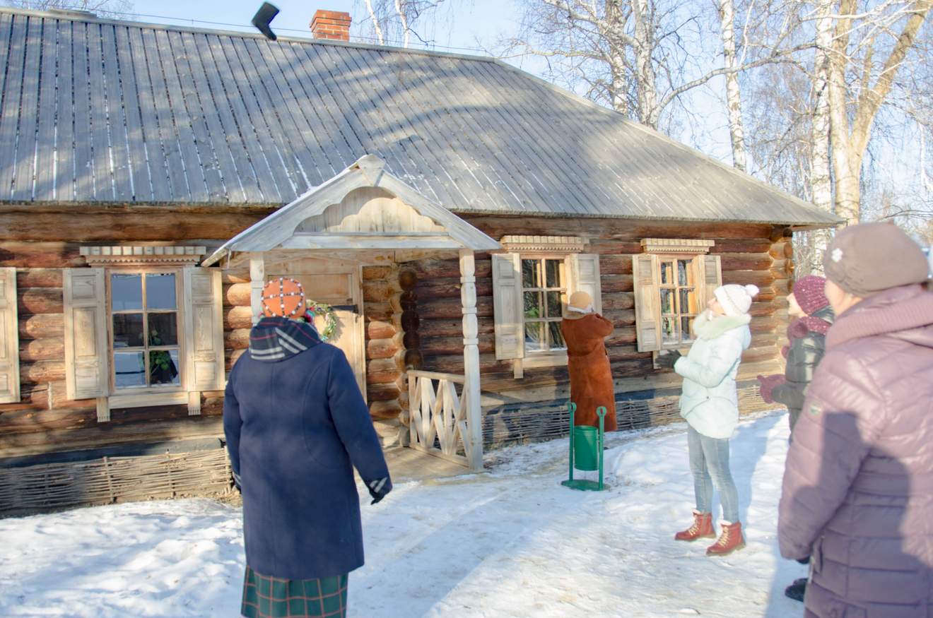 «... в крещенский вечерок девушки гадали»