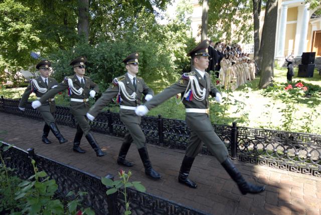 Движение почетного караула к могиле М.Ю. Лермонтова.jpg