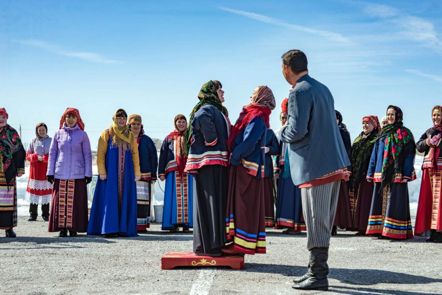 Все желающие могли подробить на досочке