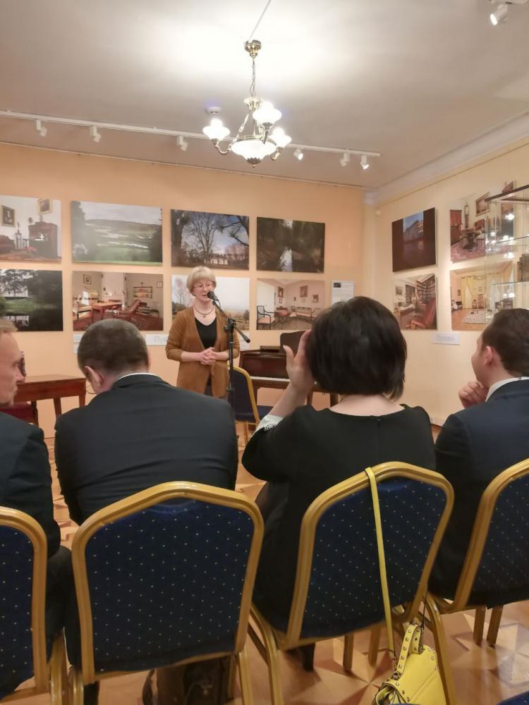 Фотография с открытия выставки в Толстовском центре на Пятницкой,  посвященной писателям, жившим в ХVIII – ХХ веках, от Державина до Шолохова