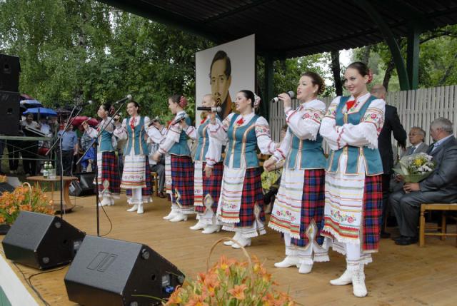 Фольклорный ансамбль Хуторяночка (ст. Тамань).jpg