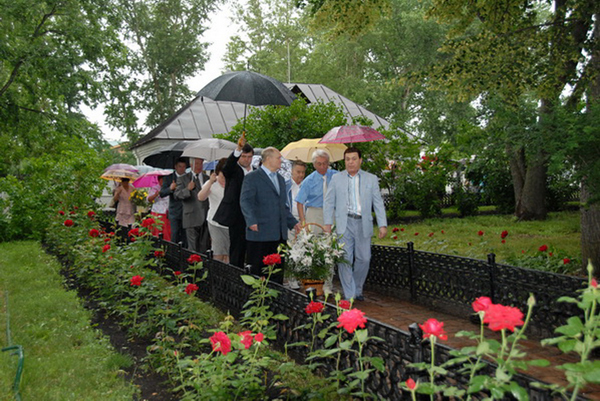 Возложение цветов.JPG