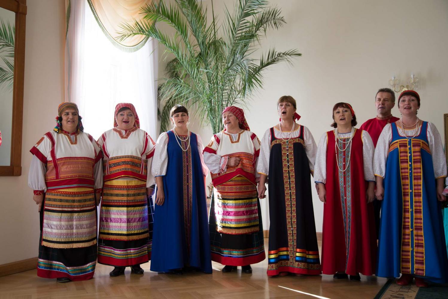 Фольклорный коллектив музея исполняет «Песни тарханских крестьян»