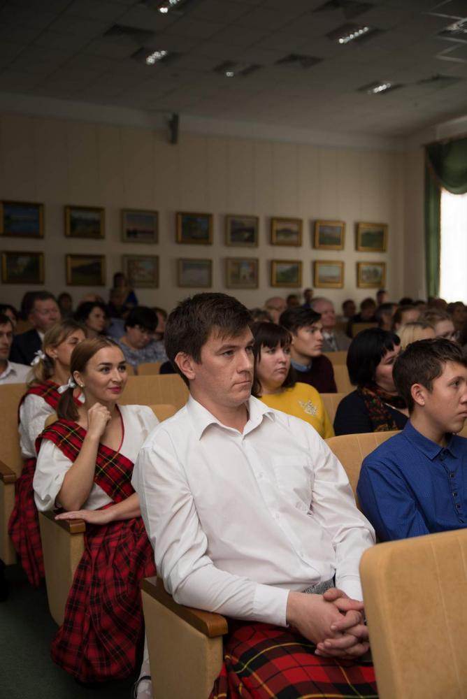 Зрительный зал Музейно-просветительского центра в День рождения Михаила Юрьевича