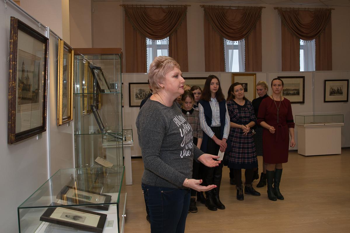 Фотоотчет с открытия выставки «Среди людей, мне близких… и чужих»