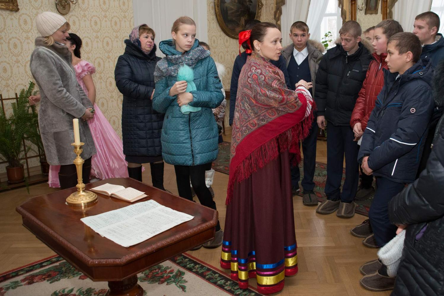 Театрализованная экскурсия по барскому дому с детьми в музее «Тарханы» в рамках акции «Музей для всех!»