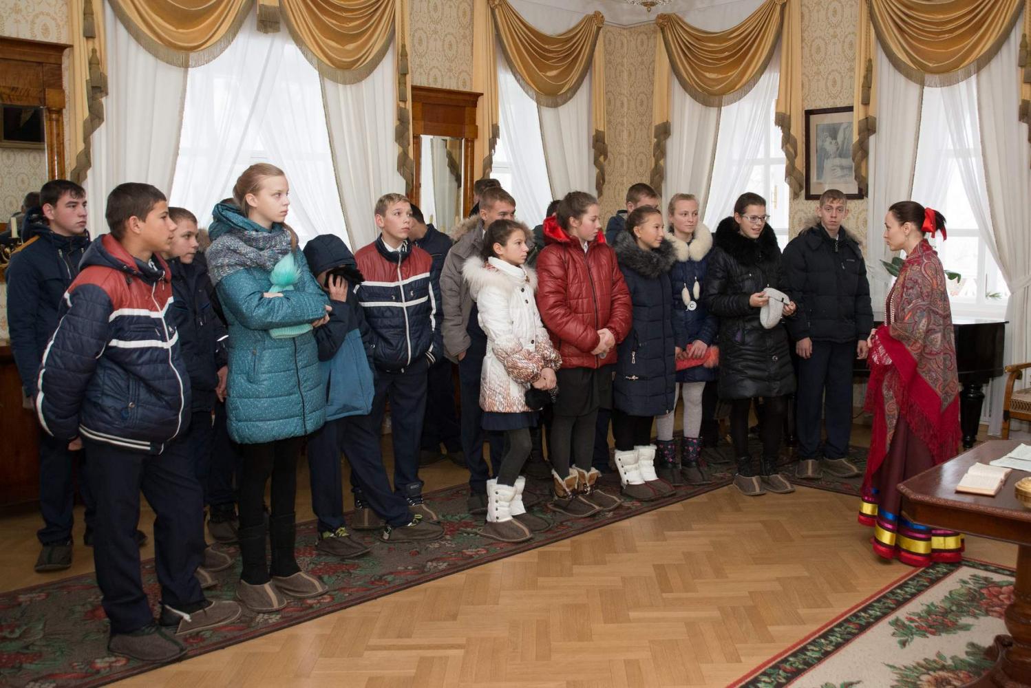Театрализованная экскурсия по барскому дому с детьми в музее «Тарханы» в рамках акции «Музей для всех!»
